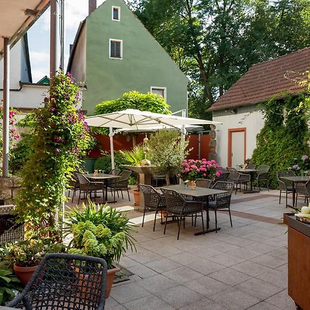 Wirtshaus & Hotel Goldener Greif Edelsfeld 외부 사진