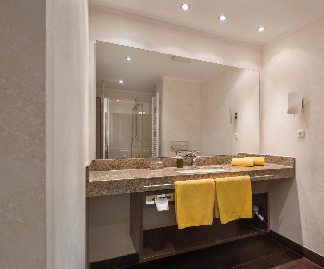 Wirtshaus & Hotel Goldener Greif Edelsfeld 외부 사진