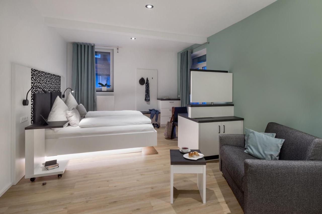 Wirtshaus & Hotel Goldener Greif Edelsfeld 외부 사진