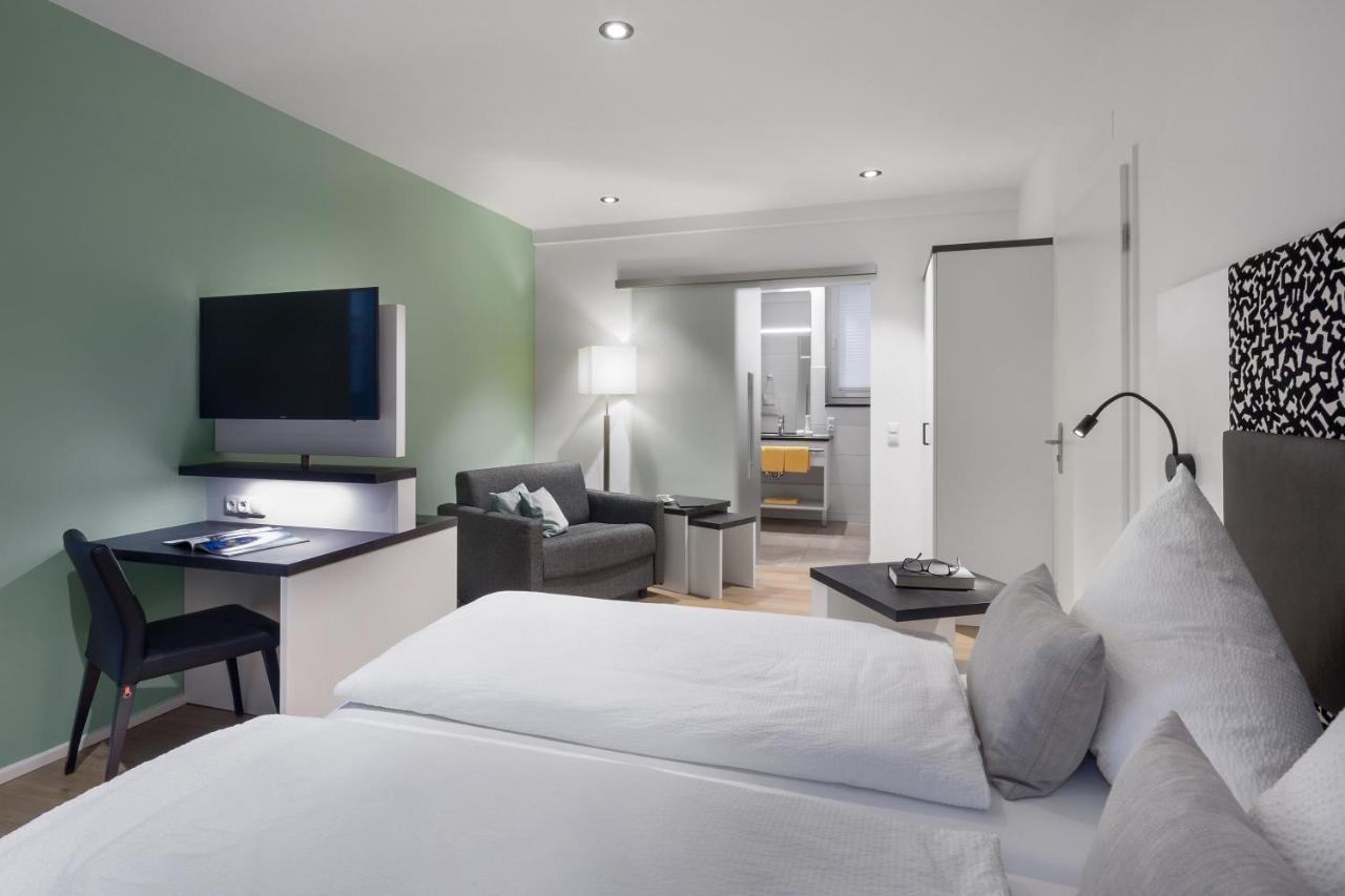 Wirtshaus & Hotel Goldener Greif Edelsfeld 외부 사진