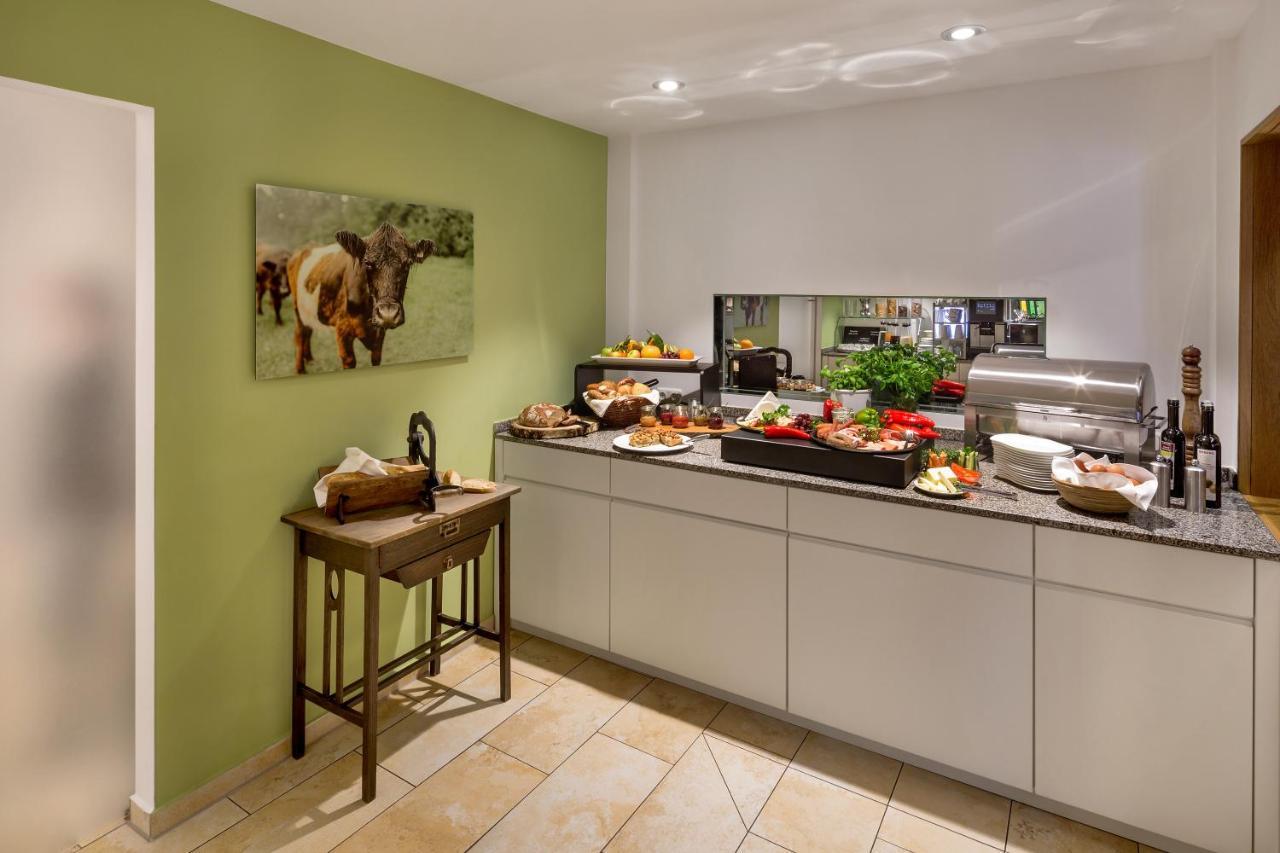 Wirtshaus & Hotel Goldener Greif Edelsfeld 외부 사진