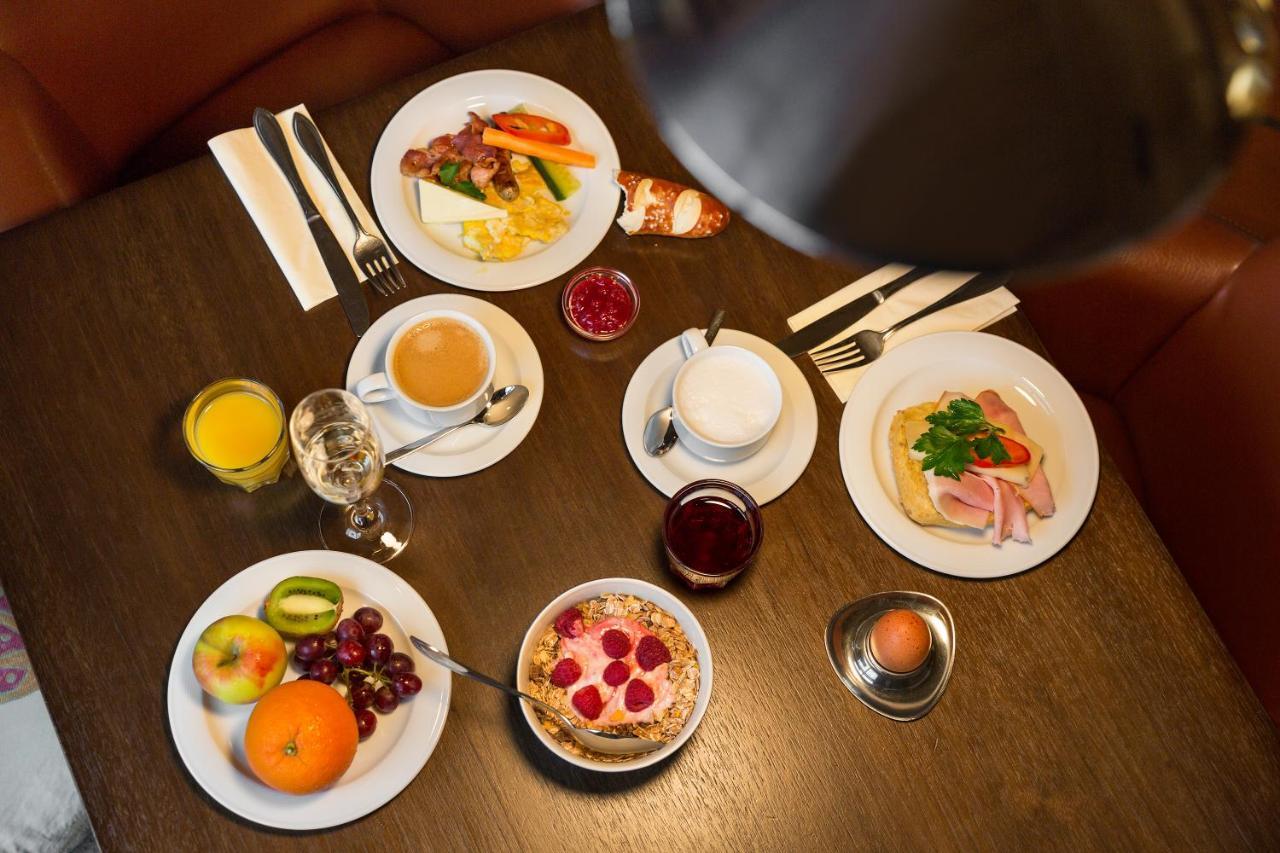 Wirtshaus & Hotel Goldener Greif Edelsfeld 외부 사진