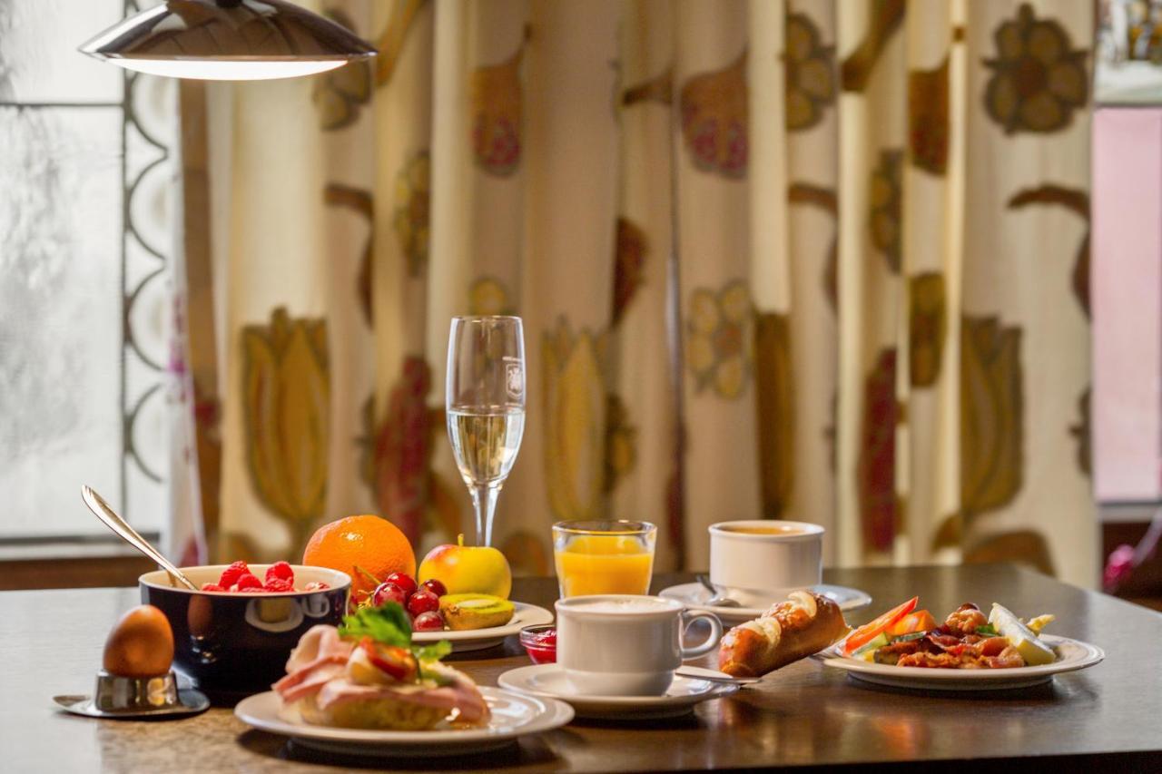 Wirtshaus & Hotel Goldener Greif Edelsfeld 외부 사진