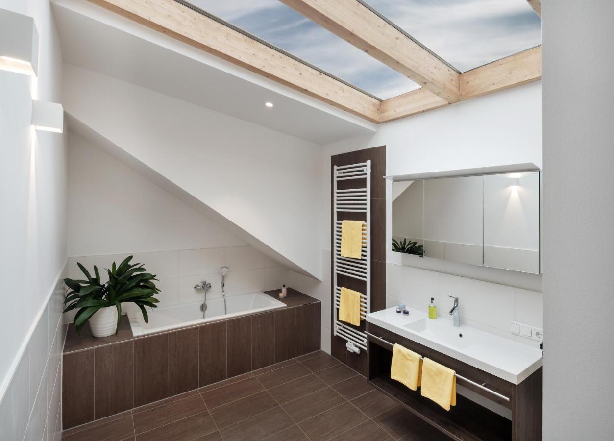 Wirtshaus & Hotel Goldener Greif Edelsfeld 외부 사진