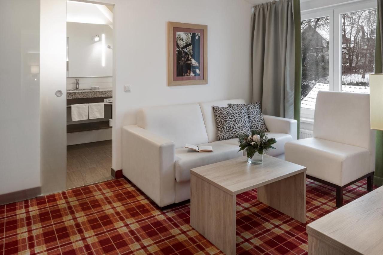 Wirtshaus & Hotel Goldener Greif Edelsfeld 외부 사진