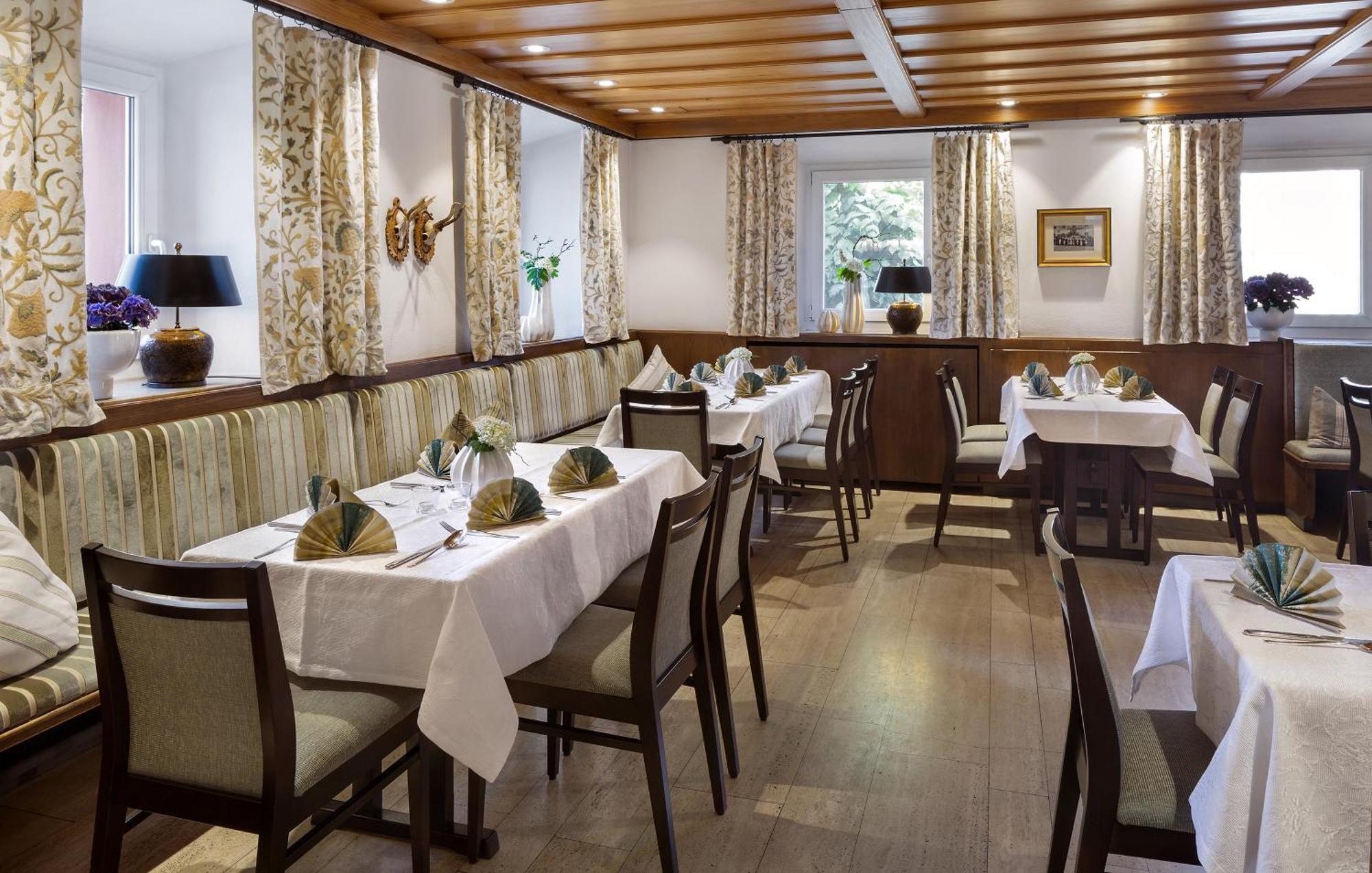 Wirtshaus & Hotel Goldener Greif Edelsfeld 외부 사진