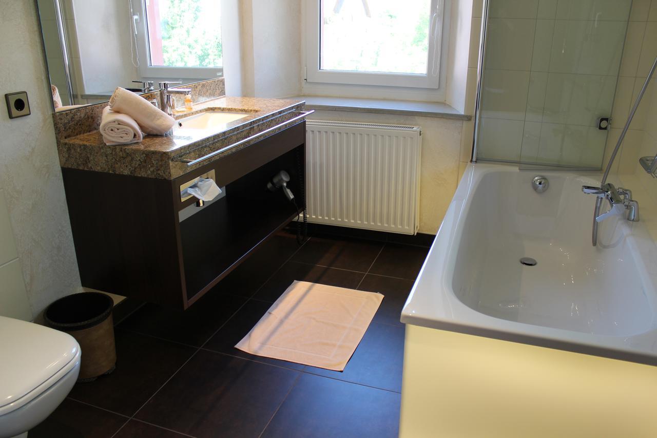 Wirtshaus & Hotel Goldener Greif Edelsfeld 외부 사진