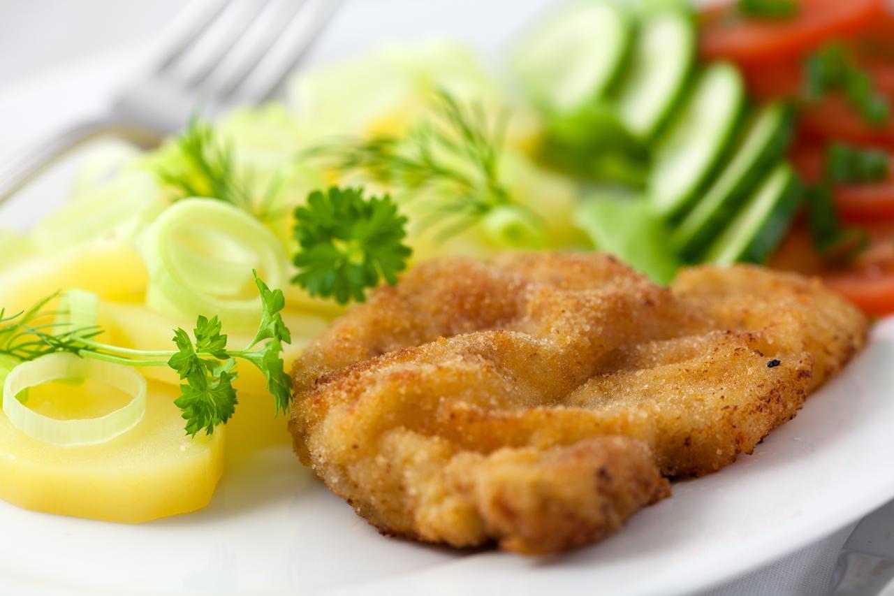 Wirtshaus & Hotel Goldener Greif Edelsfeld 외부 사진