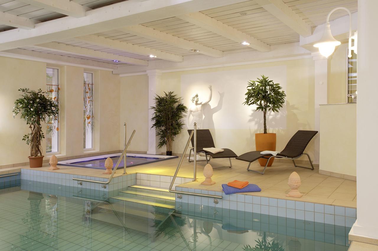 Wirtshaus & Hotel Goldener Greif Edelsfeld 외부 사진