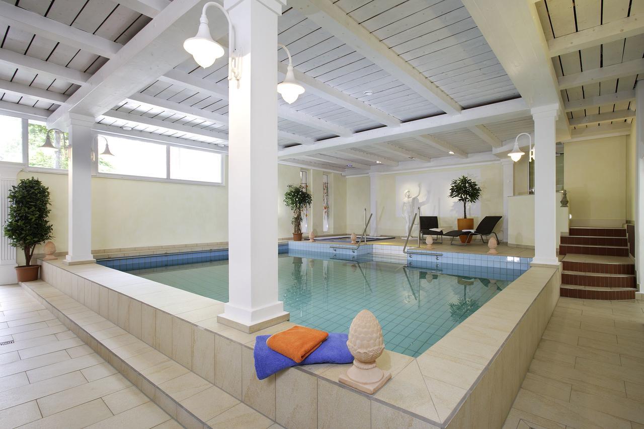 Wirtshaus & Hotel Goldener Greif Edelsfeld 외부 사진