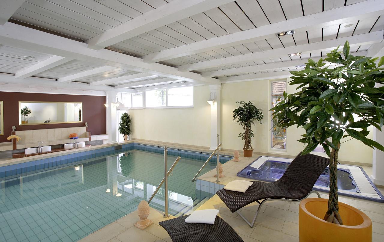 Wirtshaus & Hotel Goldener Greif Edelsfeld 외부 사진